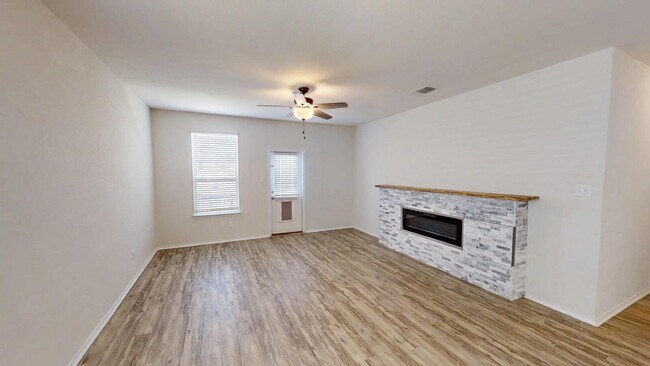 Foto del edificio - "Flexible Living and Modern Style in Growing Jarrell, TX!"