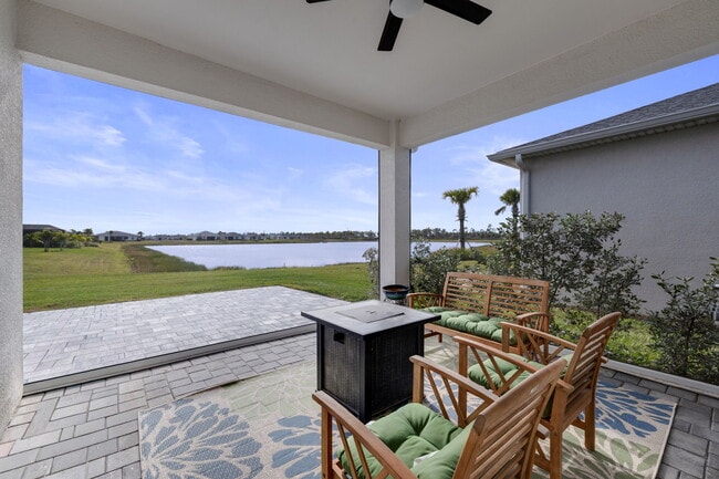 Building Photo - 44216 Saddlewood Ct