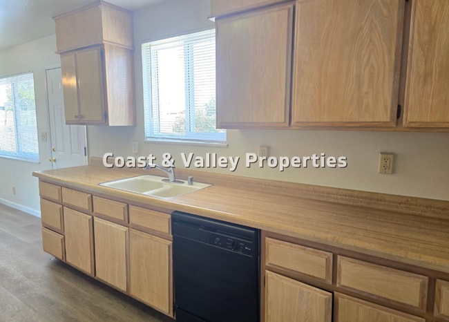 Building Photo - Lompoc Home for RENT!!!