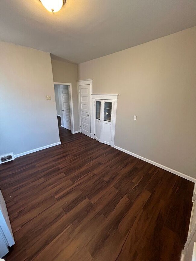 Building Photo - 4260 Farlin Avenue