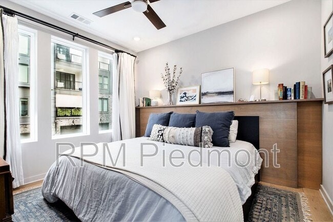 Foto del edificio - 395 Pratt Dr SE