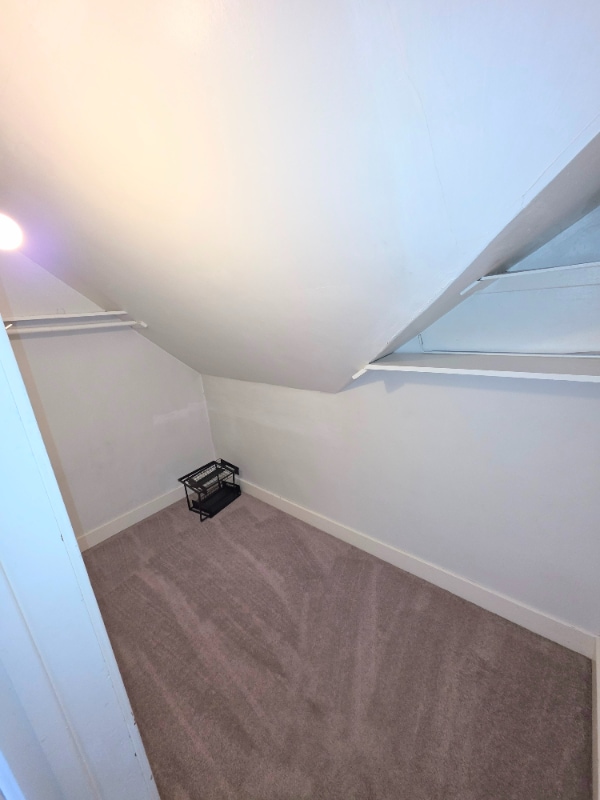 Building Photo - 2337 Burnside Ave