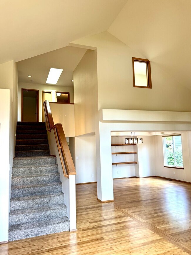 Foto del edificio - 12726 Plateau Cir NW
