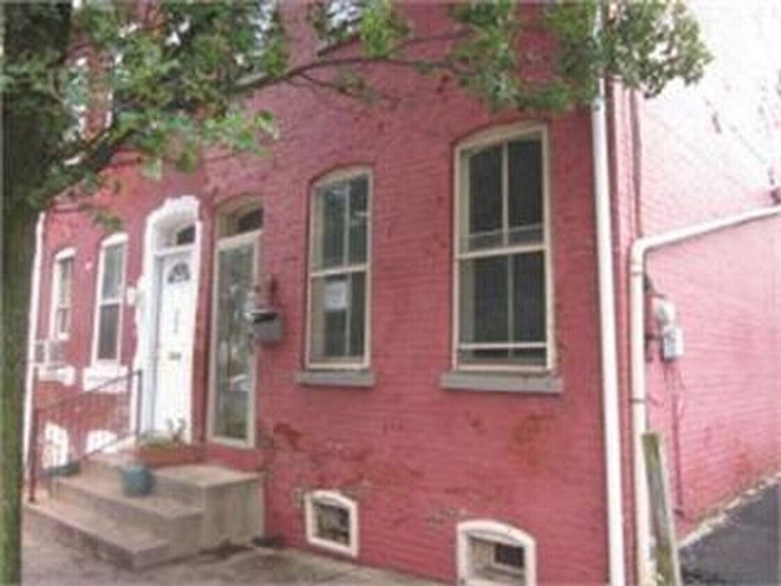 Primary Photo - 3 br, 1.5 bath House - 302 S 4TH ST