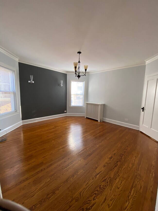 Dining Room - 5016 N Major Ave