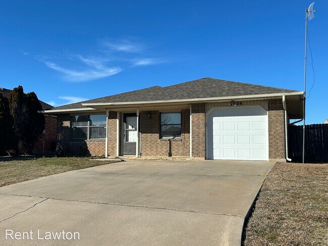 Building Photo - 3 br, 2 bath House - 3909 SW Pecan Place