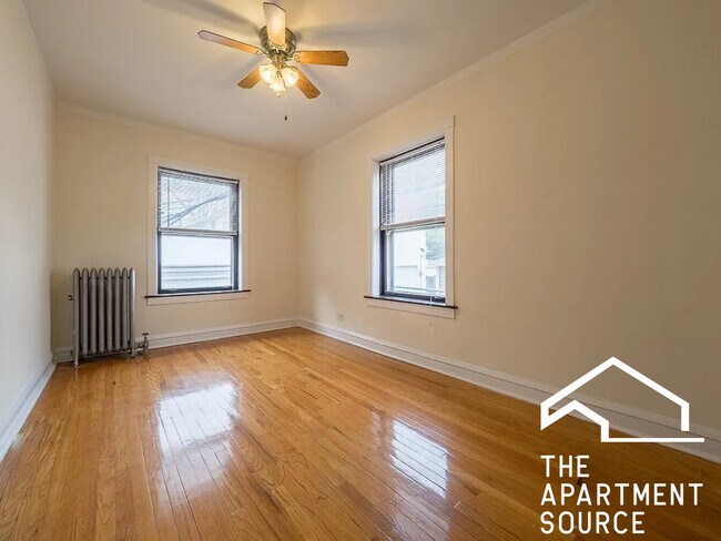 Foto del edificio - 4914 N Hoyne Ave