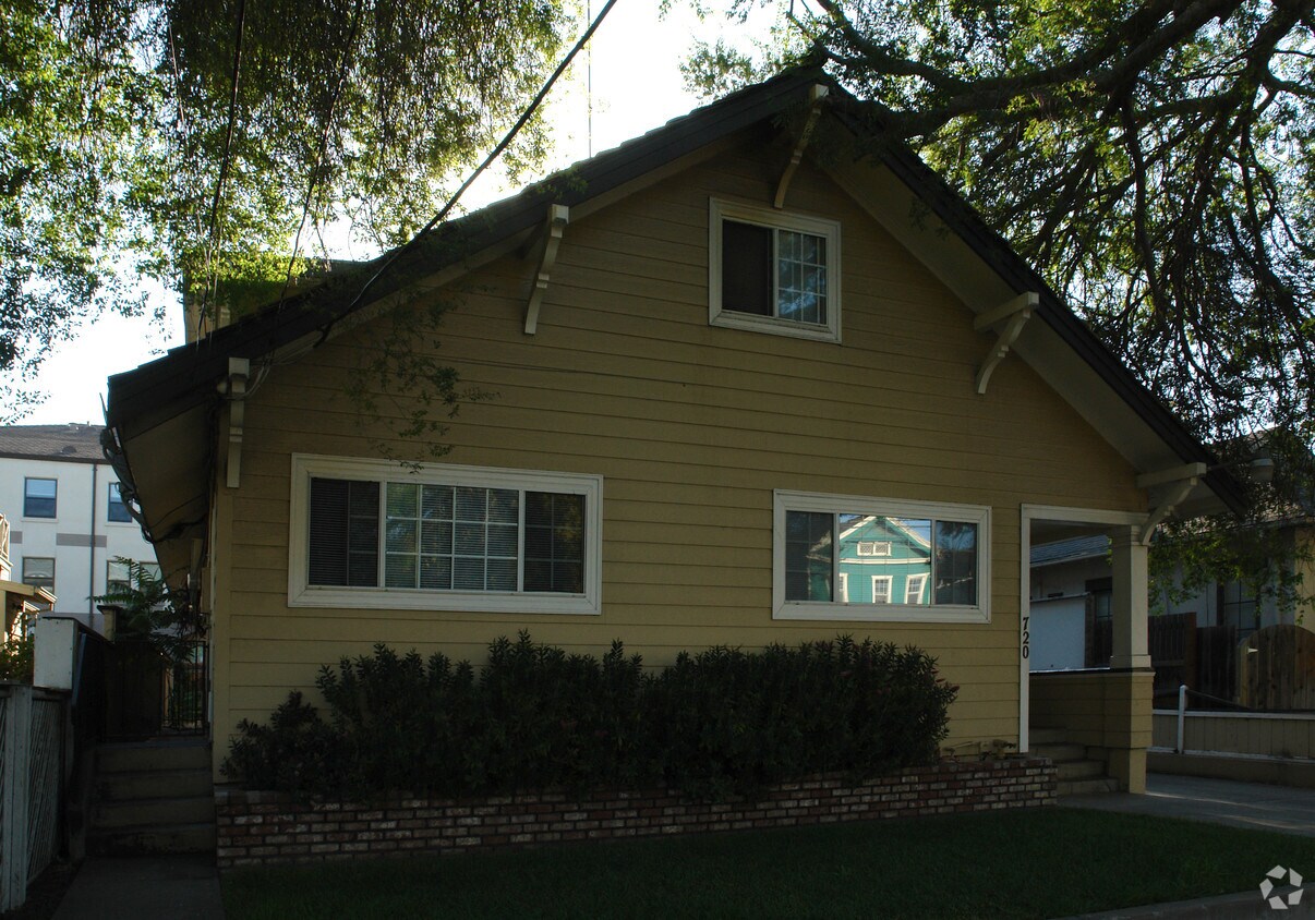Building Photo - 520 S 3rd St