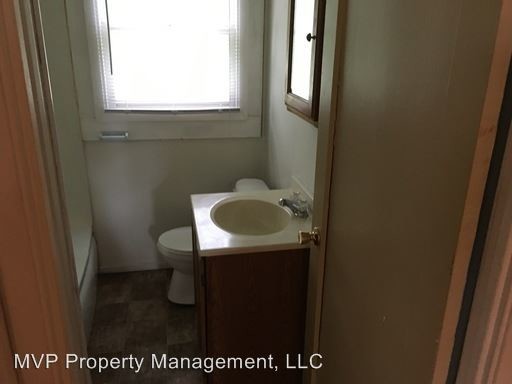 Building Photo - 705-705 Lee Ct