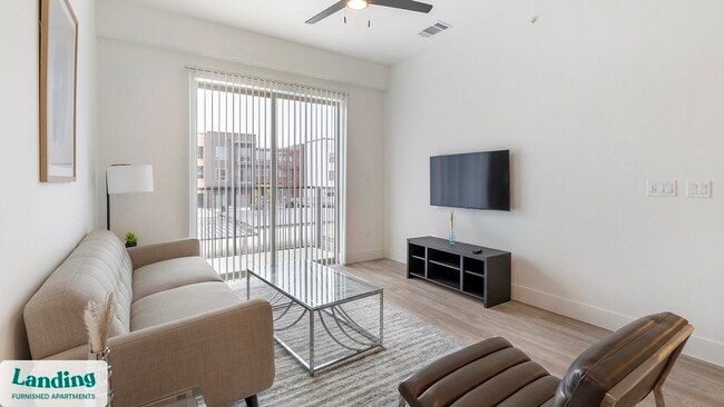 Building Photo - 650 E Sycamore St