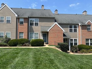 Building Photo - 404 Peters Way