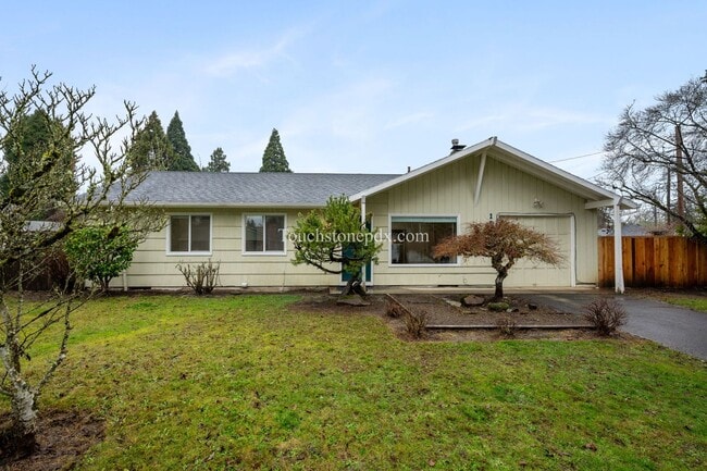 Photo - Bright 3 Bedroom Home with Fenced Backyard in Tigard