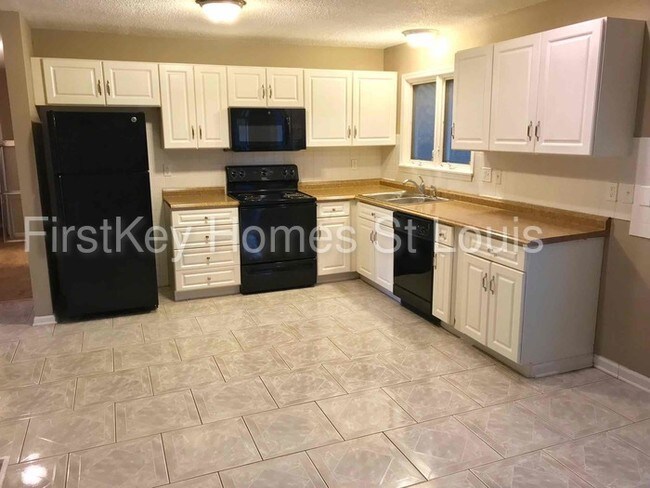 Foto del edificio - 125 Lake Point Dr