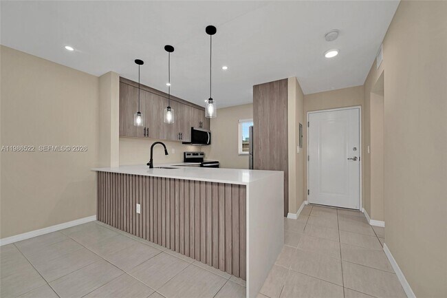 Building Photo - 7732 Camino Real