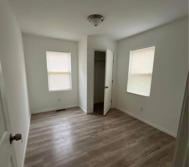 Building Photo - 12445 Pizarro Dr