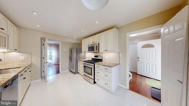 Building Photo - 7402 Colton Ln