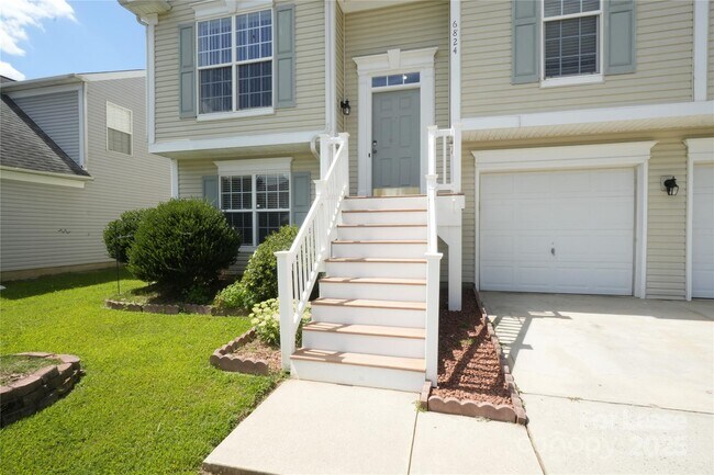 Building Photo - 6824 Southbrook Dr