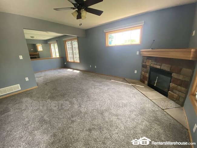 Building Photo - 2100 Meadow Chase Ln