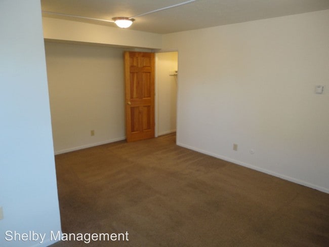 Building Photo - 1503 Summit St