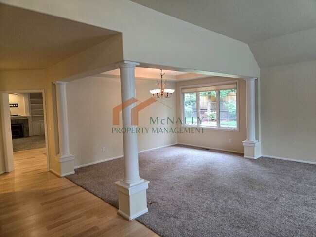 Foto del edificio - Spacious 3-Bedroom Home in the Gated Bridge Estate Community