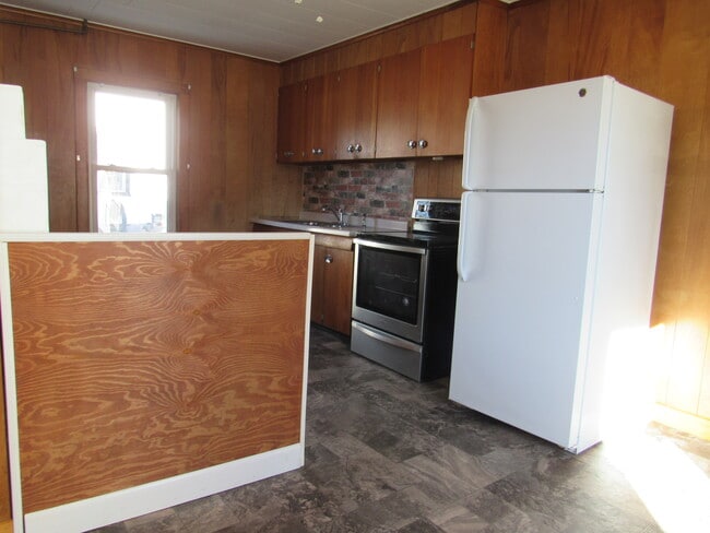 Building Photo - 117 Congress St