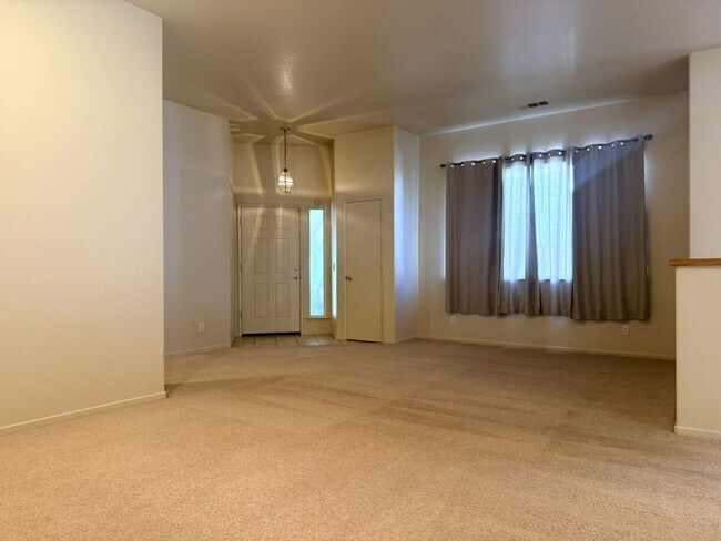 Foto del edificio - 1823 Edgewood Ct