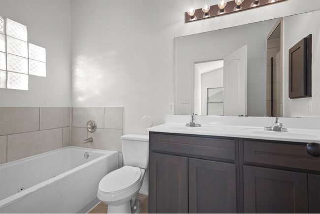 Foto del edificio - 525 Paseo Modesto Dr