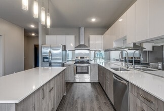 Building Photo - The Gem Apartments