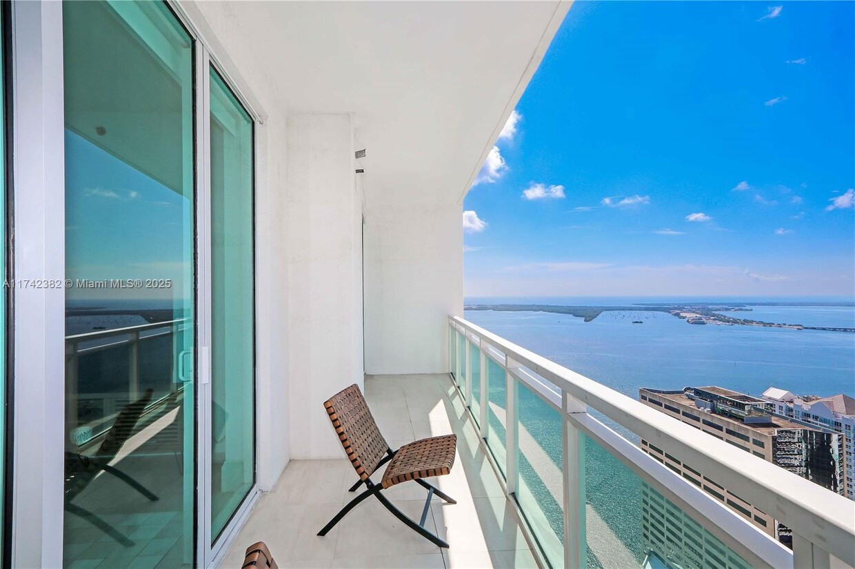 Foto principal - 950 Brickell Bay Dr