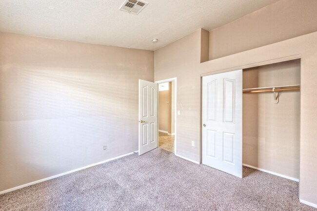 Foto del edificio - 851 Worrell Ave