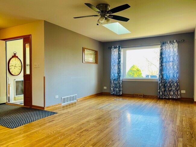 Foto del edificio - 37020 N Helen Dr