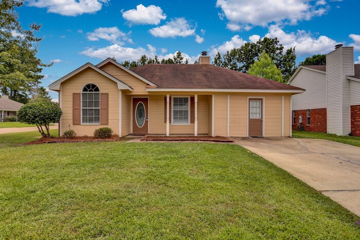 Primary Photo - 4 Bedroom with Large Yard in Brandon, MS