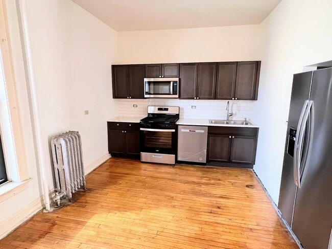 Foto del edificio - 3212 W Altgeld St