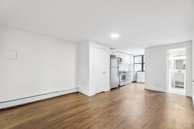 Building Photo - 506 Grand St