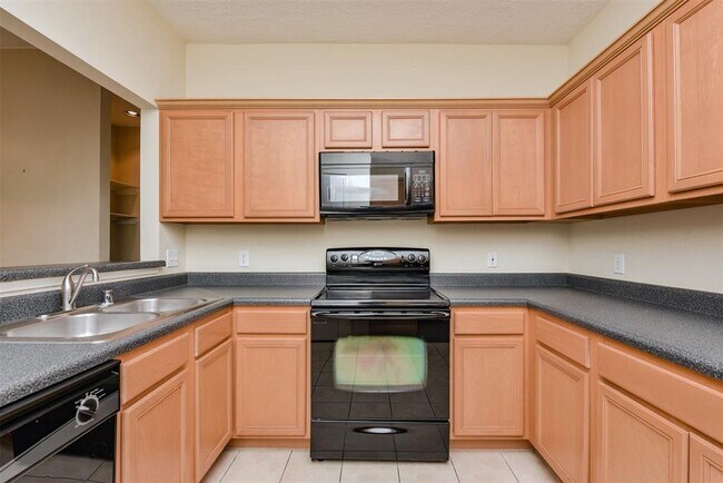 Building Photo - 717 Cedarwood Dr