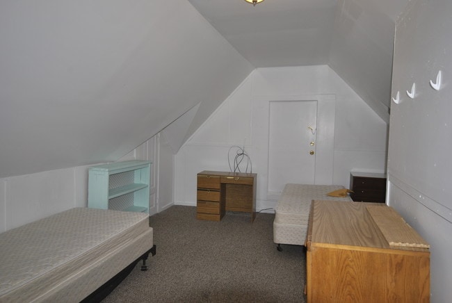 Building Photo - 1100 Hill St