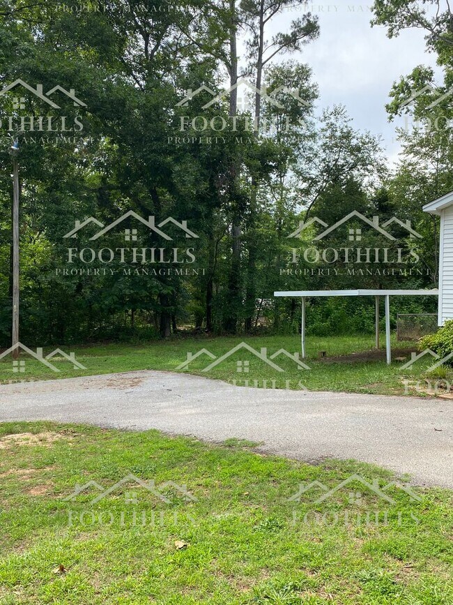 Building Photo - Serene Country Living: Charming 2BR/3BA Ho...