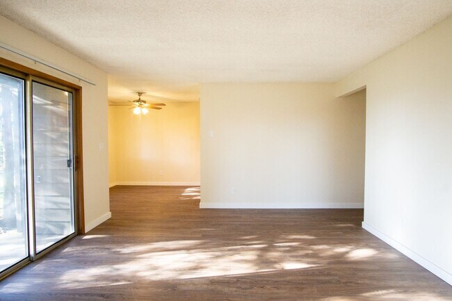 Foto del edificio - Spacious 2-Bed/2-Bath with Patio in Cedar Hills!!