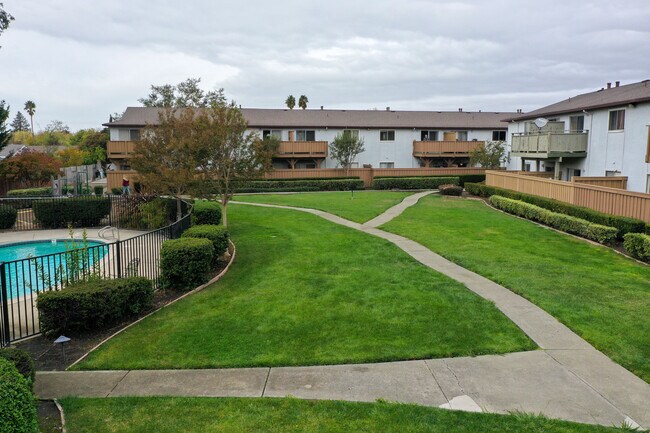 Foto del edificio - 300 American Canyon Rd