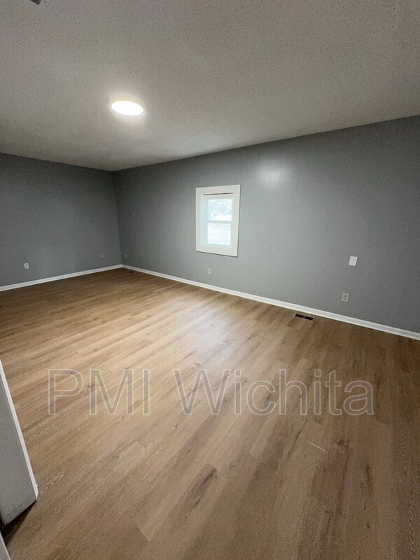 Building Photo - 5300 S Seneca St