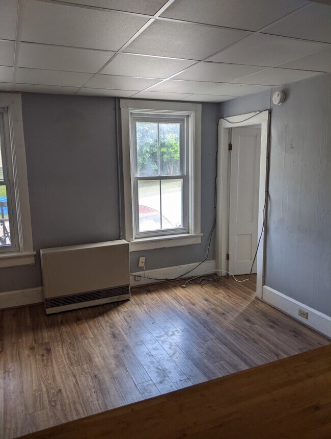 Foto del edificio - 454 Colchester Ave