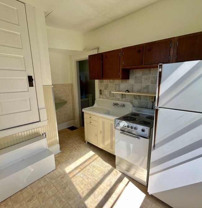 Foto del edificio - 123 E 6th St