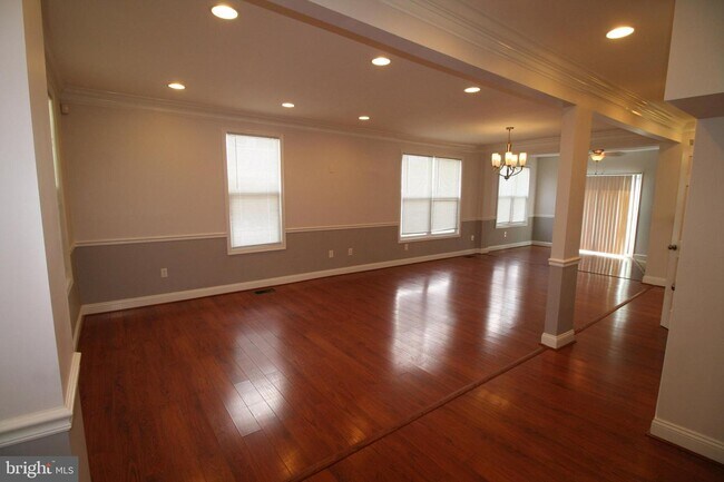 Building Photo - 4215 Stanwood Ave