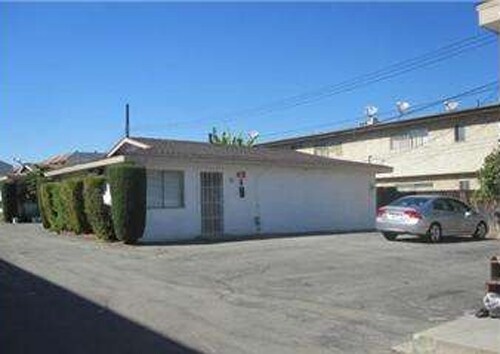 Primary Photo - 419 Pomelo Ave