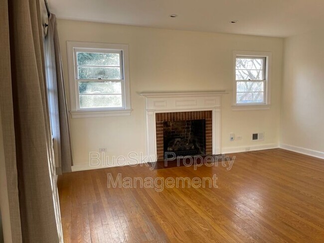 Building Photo - 1209 Augusta St