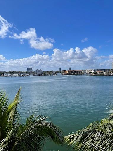 Building Photo - 17150 N Bay Rd