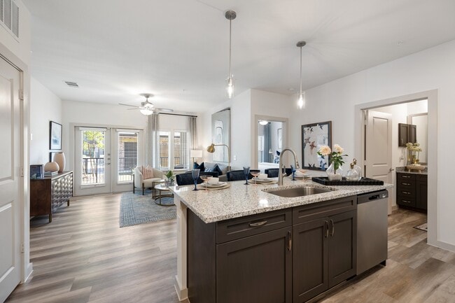 Building Photo - The Strake at Grand Central