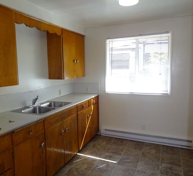 Building Photo - 655Mayfair - FH