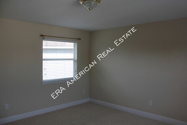 Building Photo - 4 Bedroom North Ridge Creek Home!