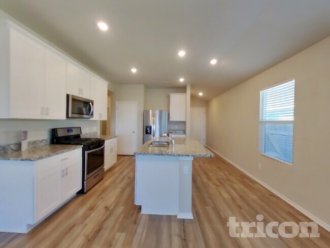 Foto del edificio - 5125 Sidesaddle Dr